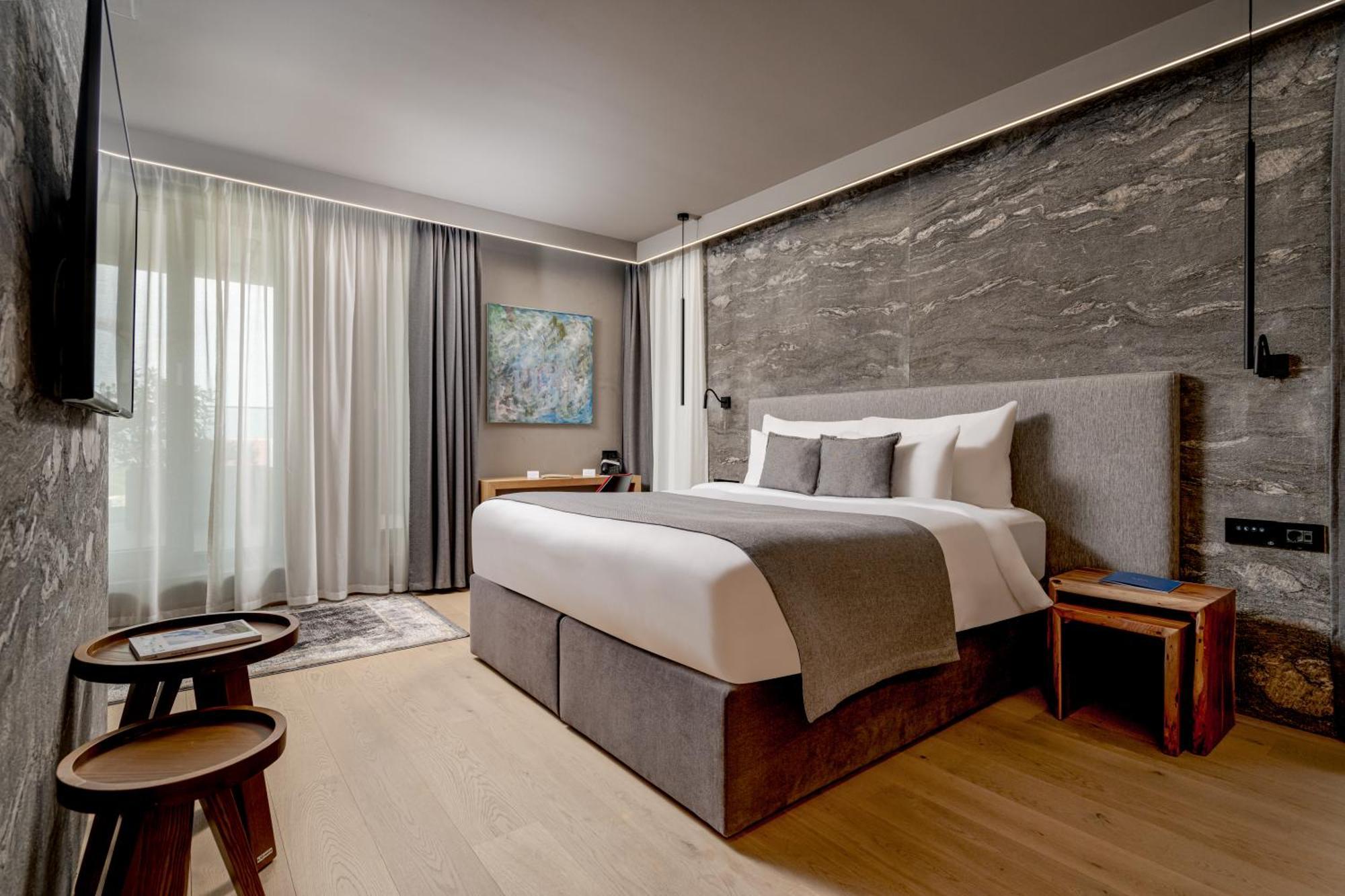 Qosmo Brasov Hotel Esterno foto